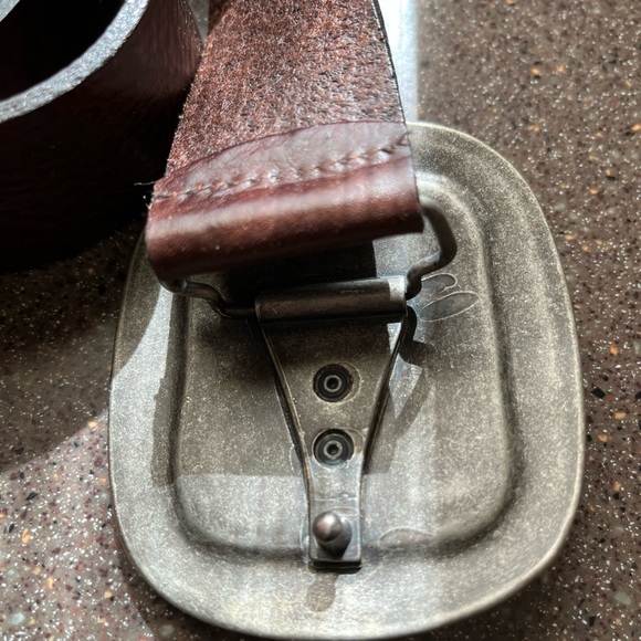 Western style leather belt with lg belt buckle - Picture 2 of 4